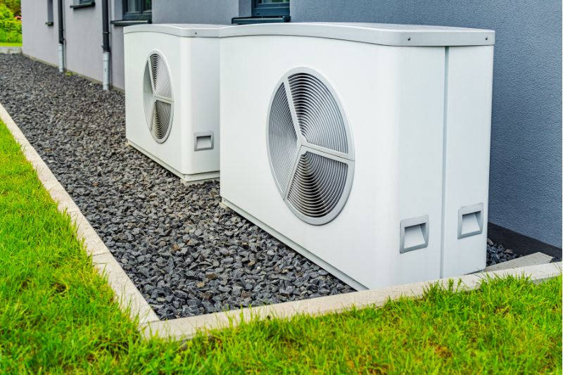 Pompe di Calore in cortile
