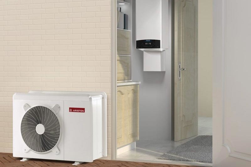 Sistema Ibrido Ariston con Caldaia e Pompa di Calore